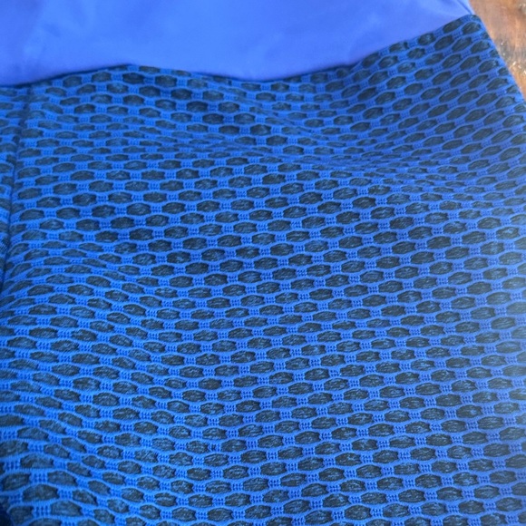 Blue Patterned Leggings with runched back - Picture 2 of 4